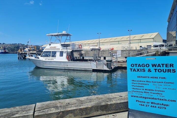 Taxi acqueo e navetta per il castello di Larnach