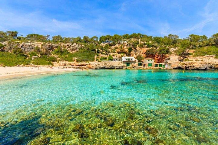 Oplev Mallorcas bedste strande med en båd, SUP og snorkling