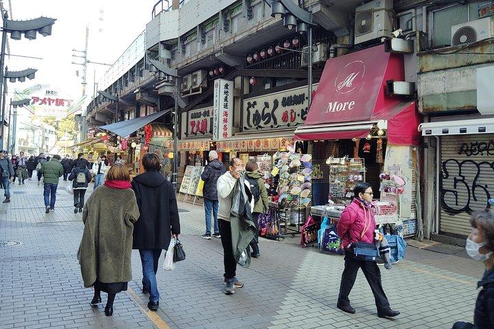 東京: アメ横バーの上野レトロナイトガイドツアー