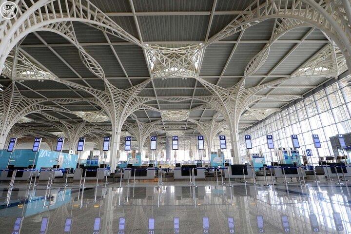 Privater Transfer vom Flughafen Jeddah nach Madinah City