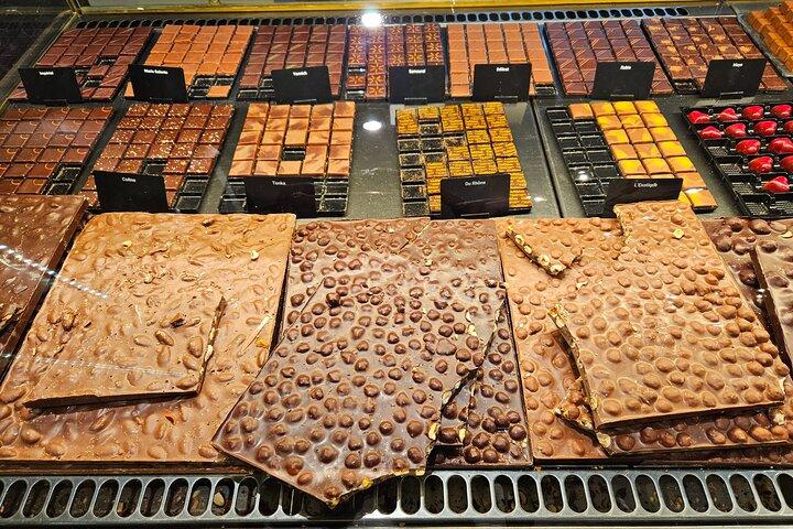 トゥクトゥクで行くジュネーブのプライベートチョコレートツアー