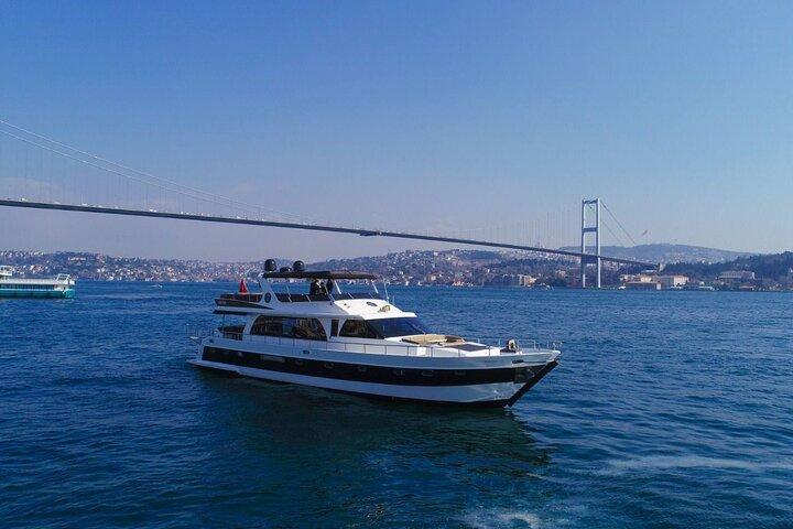 2 Hours Luxury Private Yacht Cruise on the Bosphorus