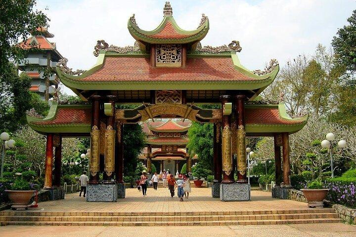 Exploring Ho Chi Minh City and Cu Chi Tunnels