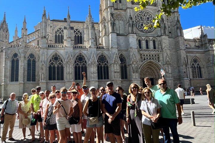 Gratis Walking Bordeaux Tour ENG + 1 glas vin (tip baseret)