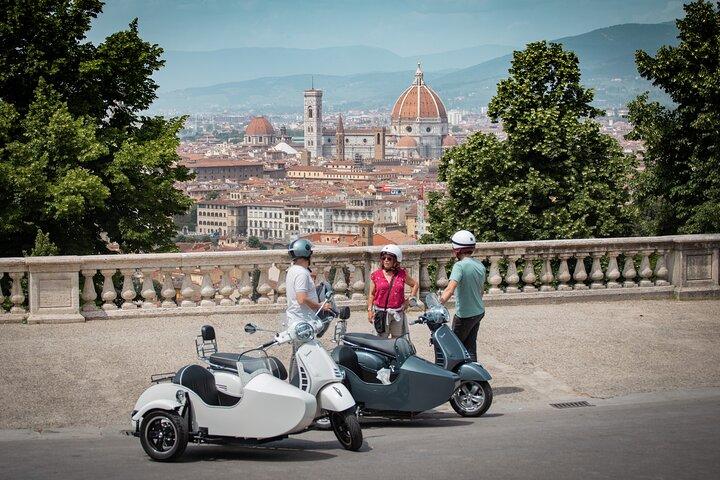 Tour privado en vespa de 1,5 horas por Florencia