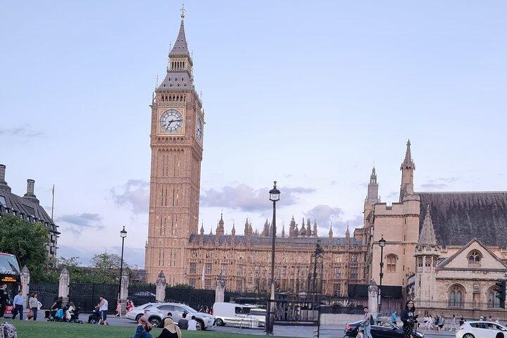 Troca de guarda e visita guiada ao Palácio de Buckingham
