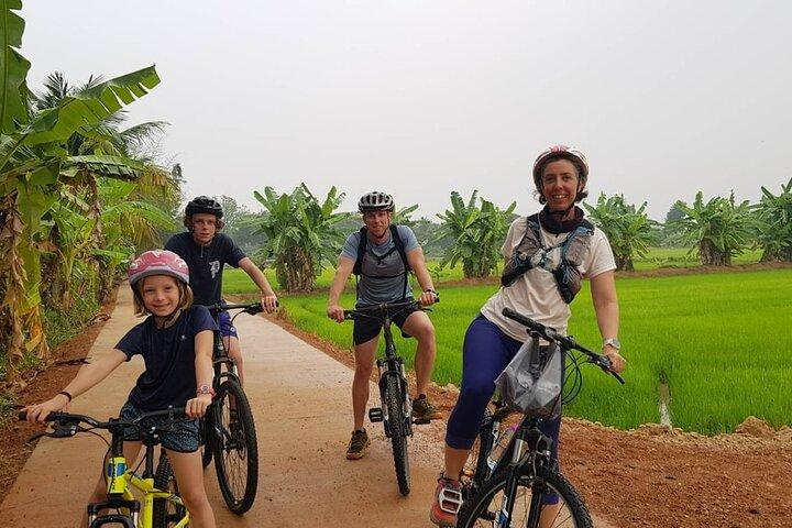 Deluxe Hanoi Tour, Borghi antichi, Classe di ceramica, Strada del treno
