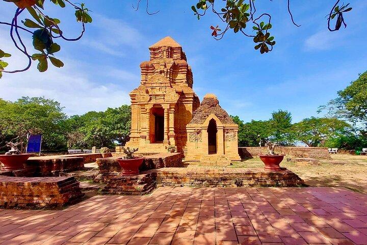 Mui Ne: Ta Cu Mountain, Lying Buddha, Phan Thiet City, Cham Tower