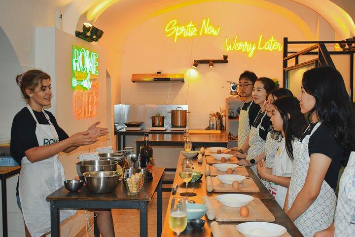 Classe de culinária de pasta e tiramisu perto do Coliseu