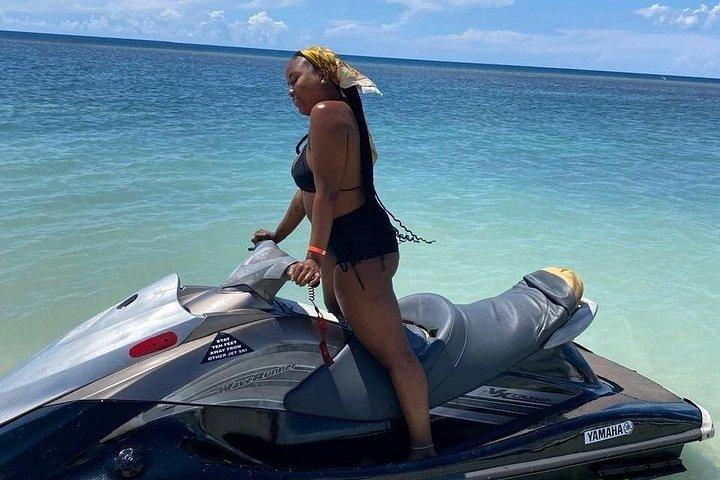 モンテゴベイでのプライベートジェットスキーとクリアカヤック撮影
