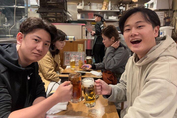 東京 : 新宿バークロールツアー - 3ドリンク＆ご当地グルメ -