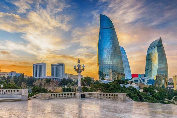 Tour da cidade de Baku (4 horas): Top 30 destaques históricos e modernos
