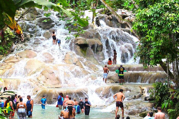 Dunn's River Park & Blue Hole Waterval Combo van Montego Bay