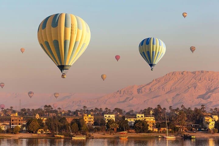 Luxury Sunrise Hot Air Balloon Flight in Luxor