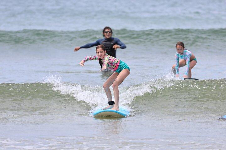 Surf com os moradores em Tamarindo Beach