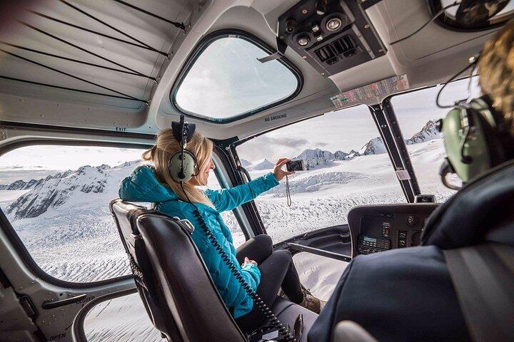 7Day-VIP Tour bestiga Mount Alpamayo 5957m med helikopterstöd