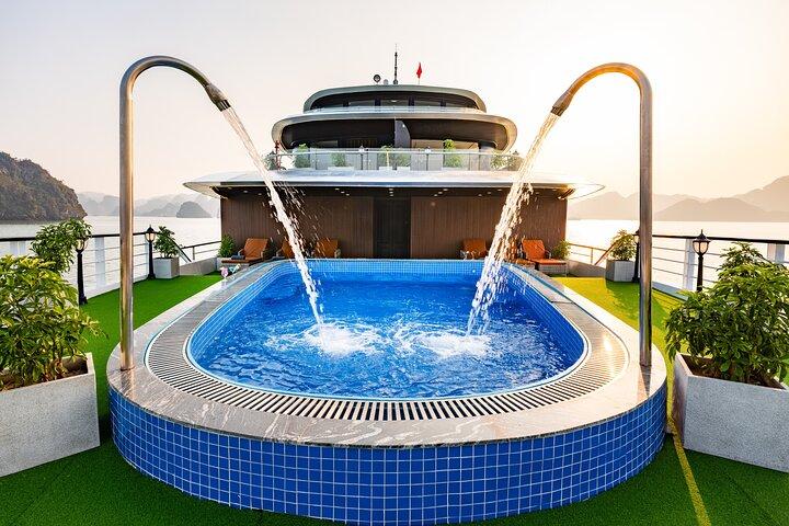 Fra Hanoi: 2-dages 5-stjernet Lan Ha Bay Cruise med privat balkon