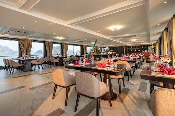 Hanoi : 2 - Tag Lan Ha Bay Luxury Doria 5 - Sternfahrt mit Balkon