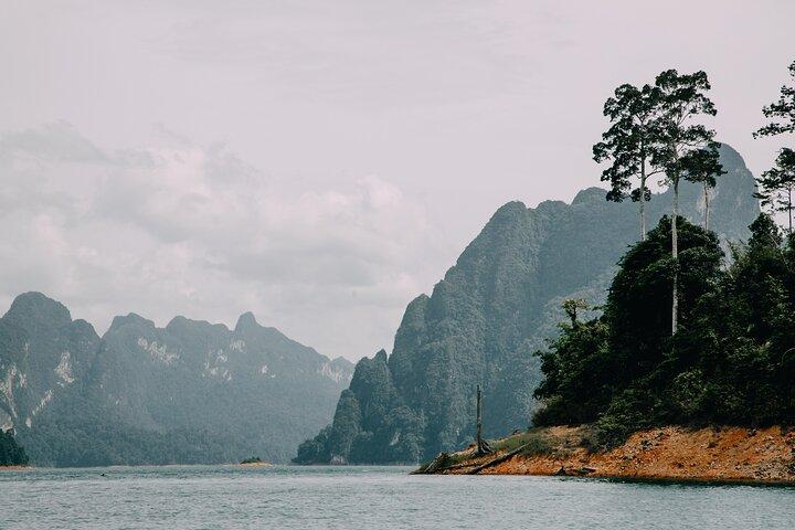 2 dage Khao Sok tur med overnatning på Cheow Lan Lake fra Phuket