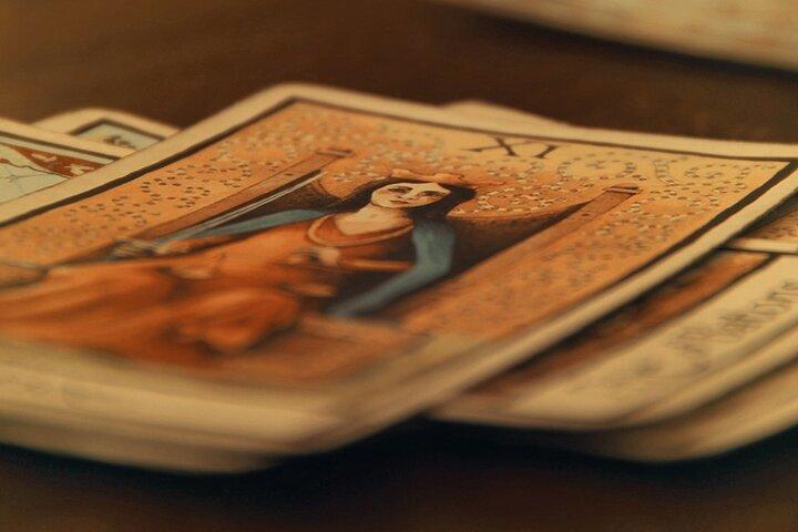 Sicilian Dinner & Tarot – Uma noite mágica de vinho e risadas
