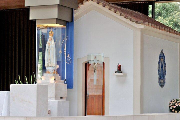 Fátima y Museo de Cera y Cuevas Mira de Aire en un Tour Único