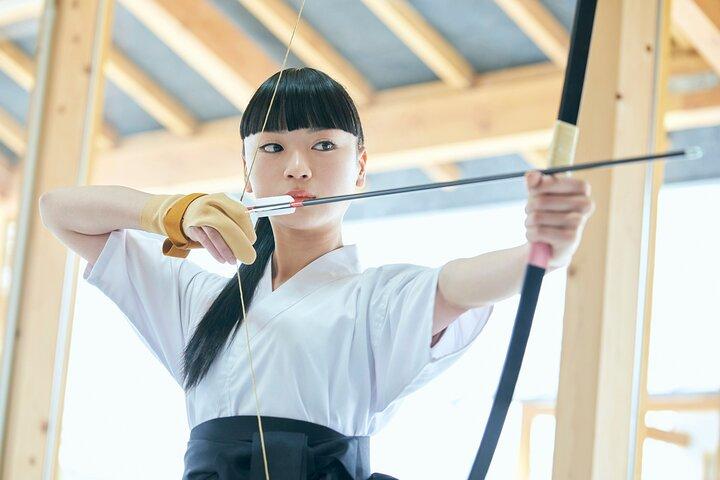 Oplev traditionel japansk bueskydning på Hiroshima Castle