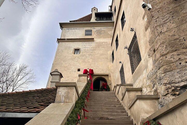 Excursion privée d'une journée au départ de Bucarest : Château de Dracula, Peles & Brasov