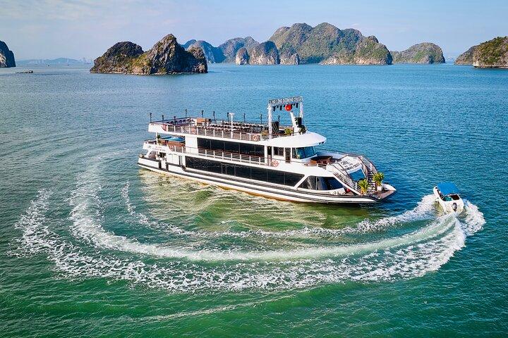Crucero de lujo por la bahía de Ha Long - Kayak y cuevas