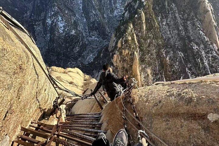 Xi'an Privé dagtour naar de berg Huashan (voertuig + entree + kabelbaan)