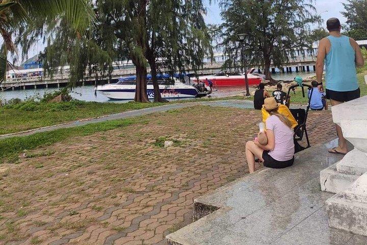 スピードボートで行くアーントーン国立海洋公園ツアー（ランチ付き）