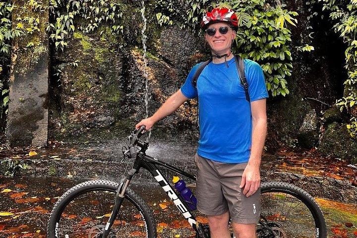 リオ熱帯雨林ライド忘れられないマウンテンバイクツアー