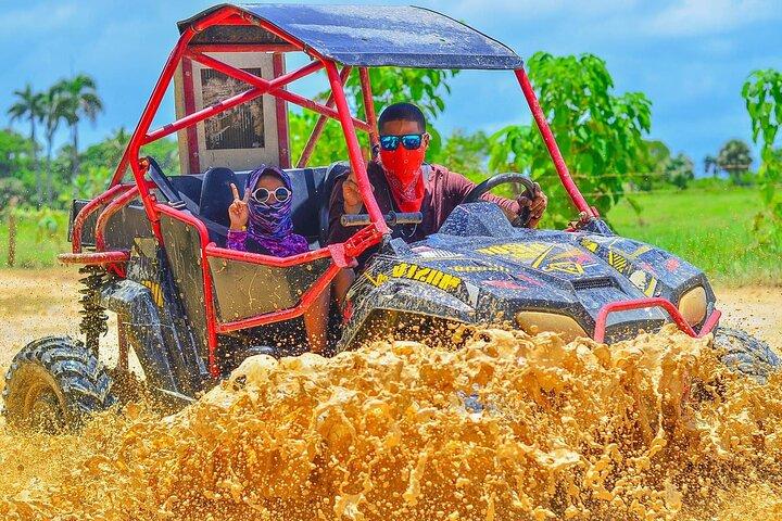 プンタカナ+水上洞窟+マカオビーチでATV＆バギーアドベンチャー