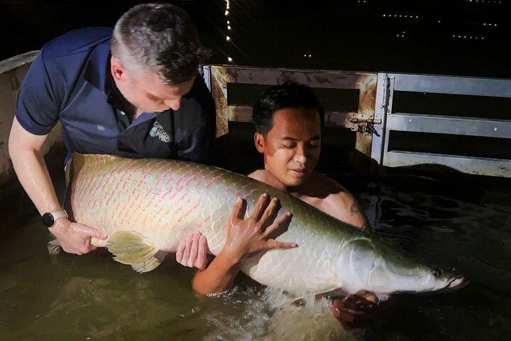 Excursão de pesca de monstros gigantes na cidade de Ho Chi Minh, Vietnã