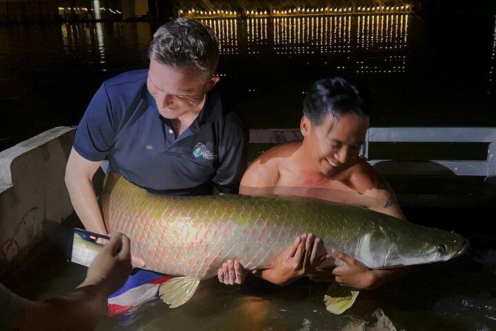 Excursão de pesca de monstros gigantes na cidade de Ho Chi Minh, Vietnã