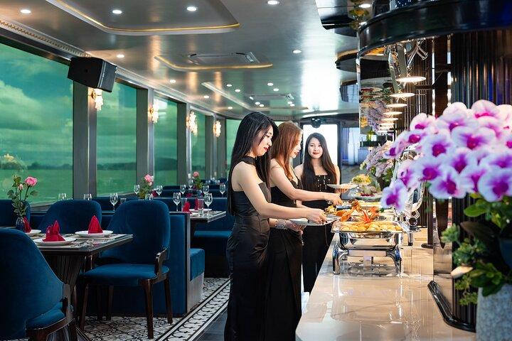 ハロン湾カーニバルクルーズ： ジャグジー、サンセットパーティー＆ローカルランチ