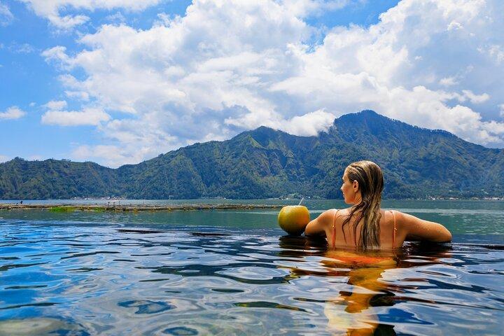 Mount Batur Sunrise Jeep Tour met Hot Springs en Waterval