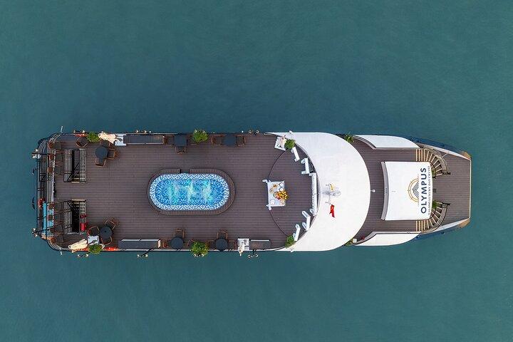 Hanoi nach Ha Long Bay: Luxus 5-Sterne-Kreuzfahrt mit Jacuzzi & Mittagessen