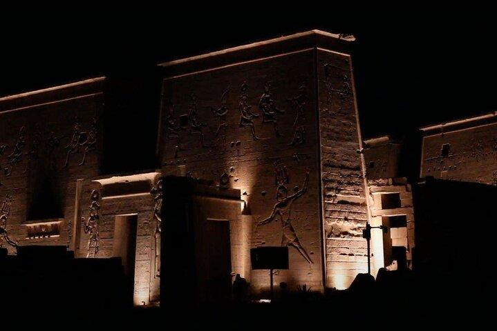 Philae temple son et lumière spectacle Assouan