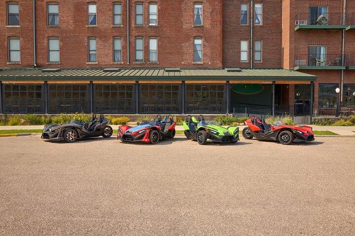 Tour autonomo della Valle del Fuoco Polaris Slingshot