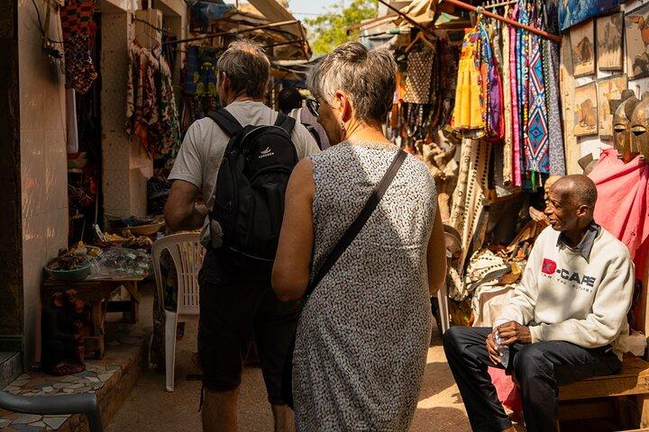Dakar en 3 horas: Recorrido completo en autobús exprés tradicional.