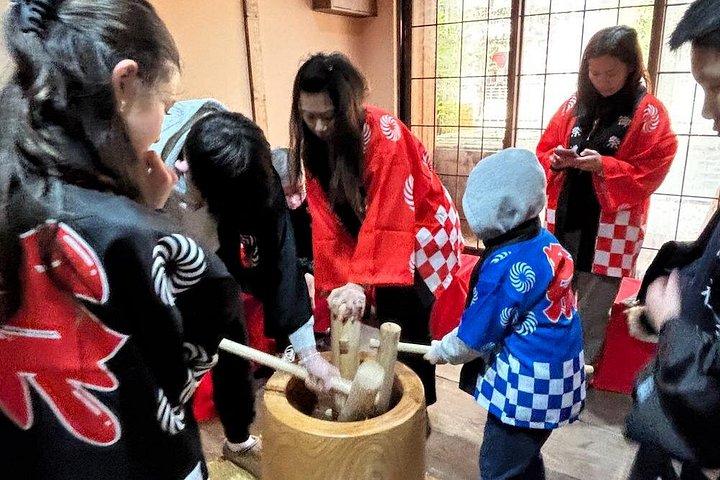 【Family Friendly】Traditional Mochi Pounding Experience