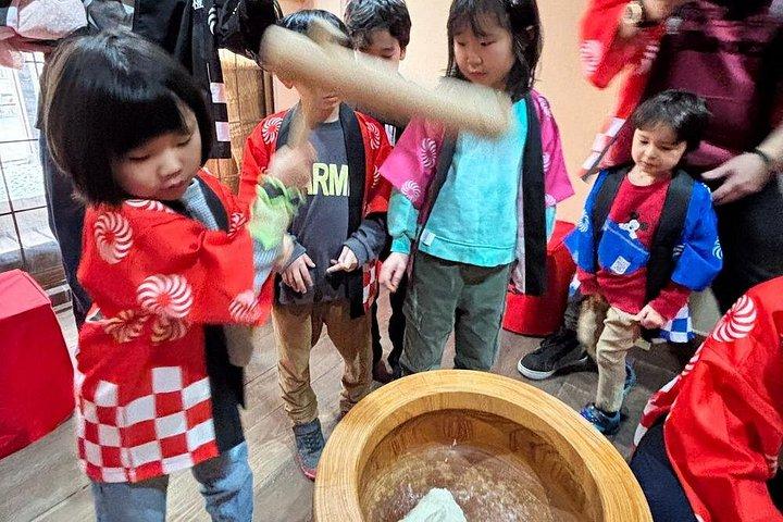 【Family Friendly】Traditional Mochi Pounding Experience