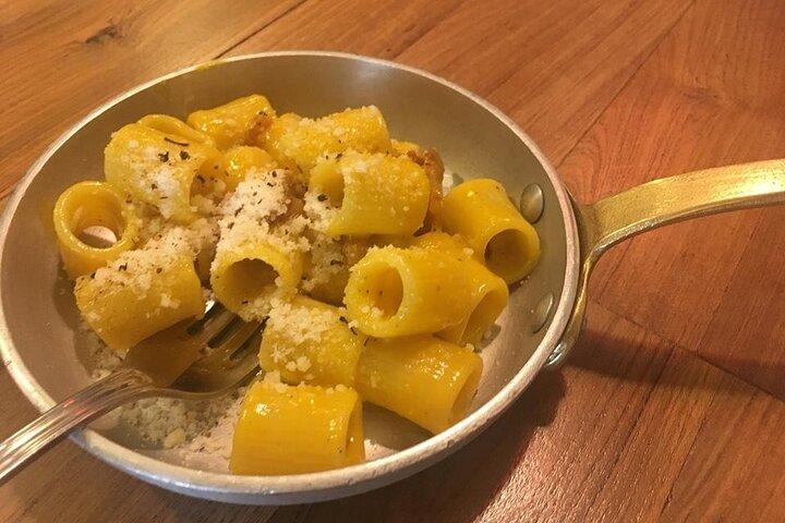 Saborea Roma: Explorando los secretos culinarios de Trastevere con un local