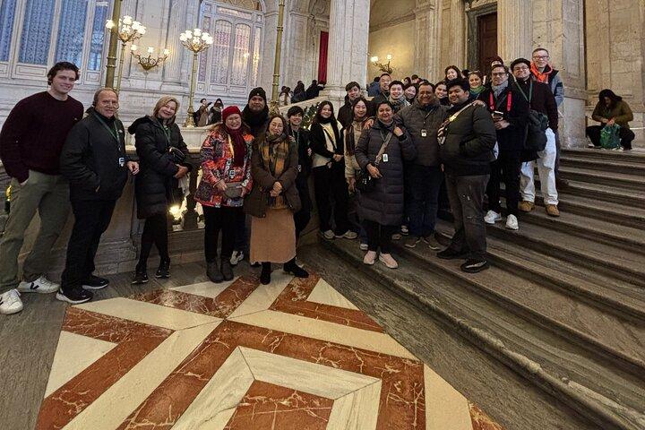 Royal Palace Guided Tour Small Group with Tickets