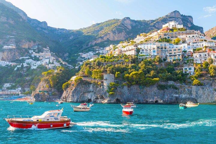Excursion en bateau sur l'île de Capri au départ de Sorrente avec plongée en petit groupe