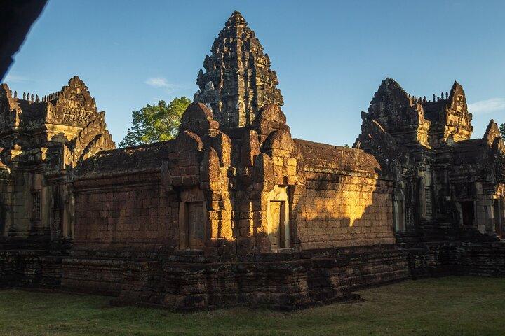 Angkor Wat Temple Sunset Shared Tour By Luxury Minivan