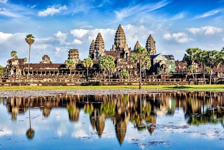 Angkor Wat Temple Sunset Shared Tour By Luxury Minivan
