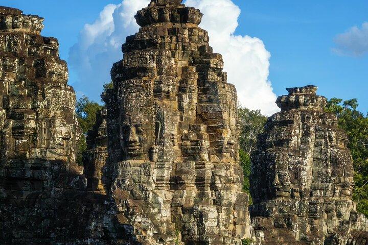 Angkor Wat Temple Sunset Shared Tour By Luxury Minivan