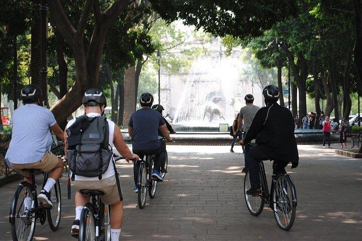 Frida Kahlo VIP - Bike & Churros [Museumbilletter inkluderet]
