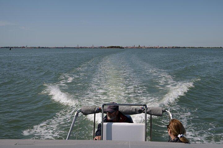 Passeio de barco privado Murano Burano e Torcello